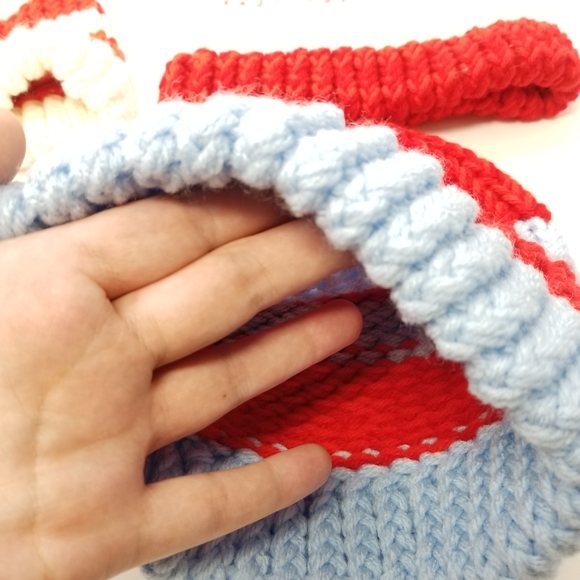 Five Handmade Christmas Colors Beanies Lot! Gift - Picture 10 of 11